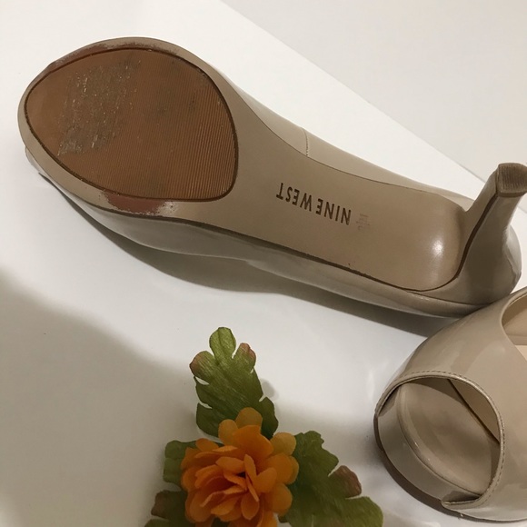 SHOES 🤑🤑USED CHLOE OPEN TOE HEELS CREAM PATENT - Picture 9 of 11